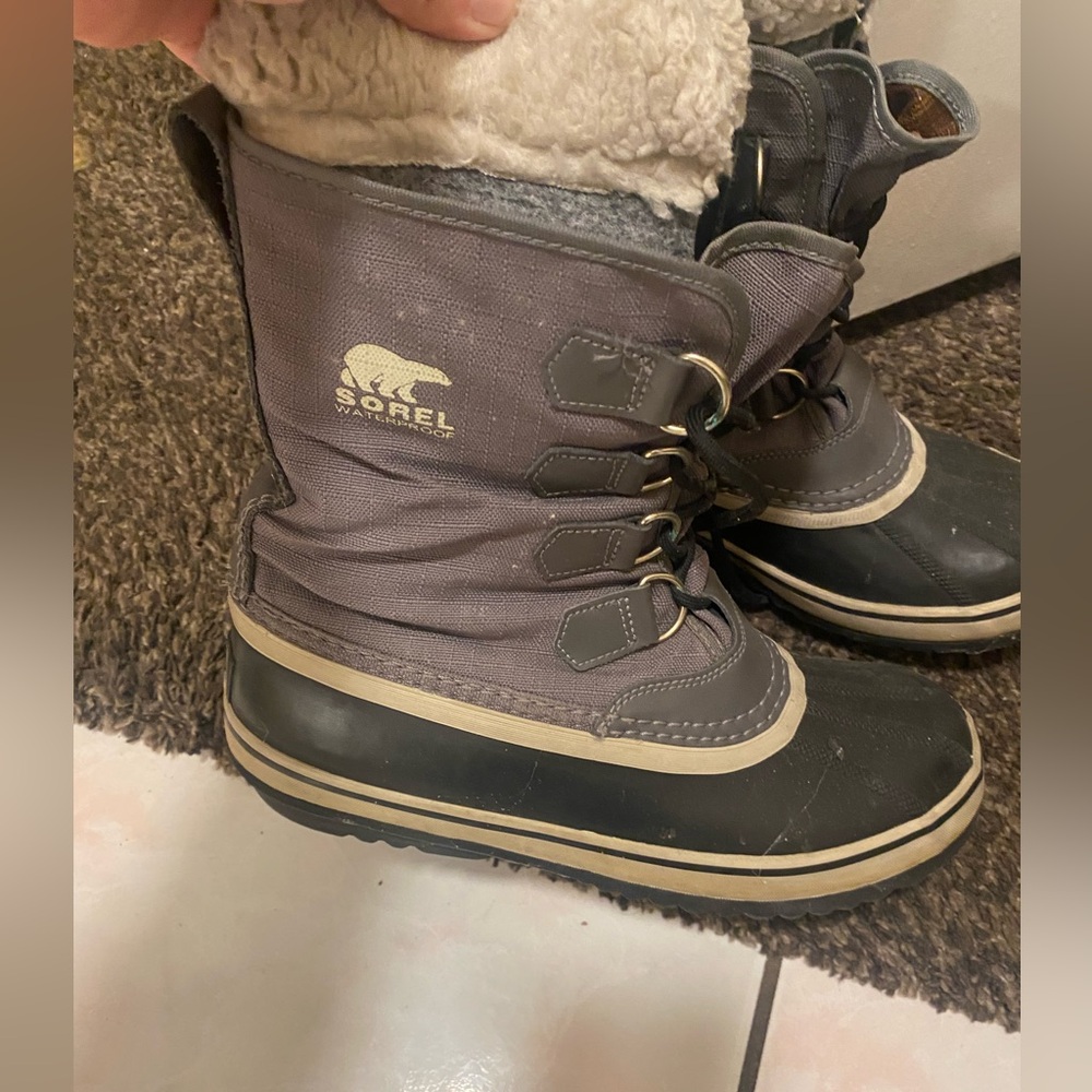 Sorel Black and Gray Snow Boots size 8
